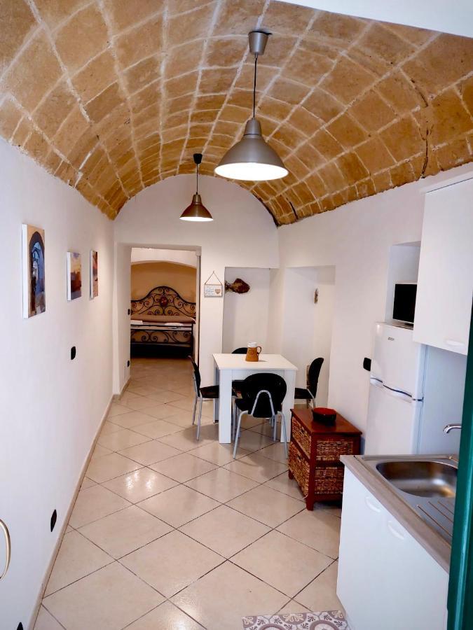 Corte Vico Palmisano Centro Storico Gallipolli Exteriör bild