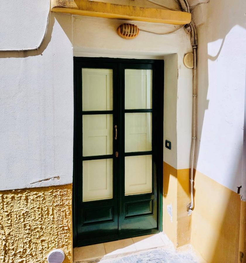 Corte Vico Palmisano Centro Storico Gallipolli Exteriör bild
